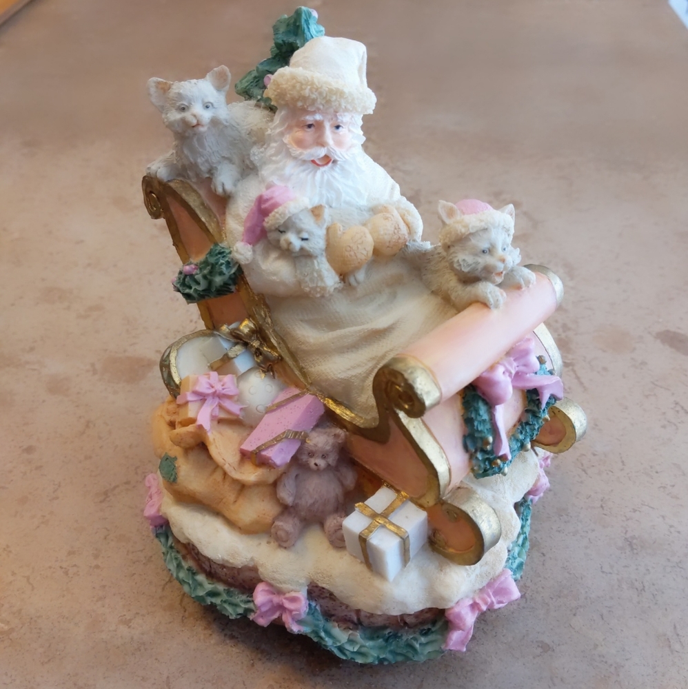 Gorgeous 🎵Victorian Style Santa Kitten Sleigh Music Box-What Child is This?